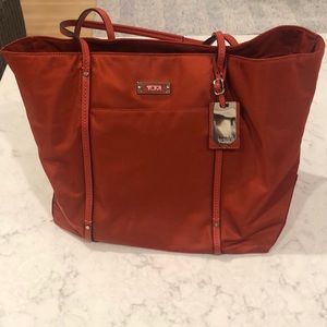 Tumi tote